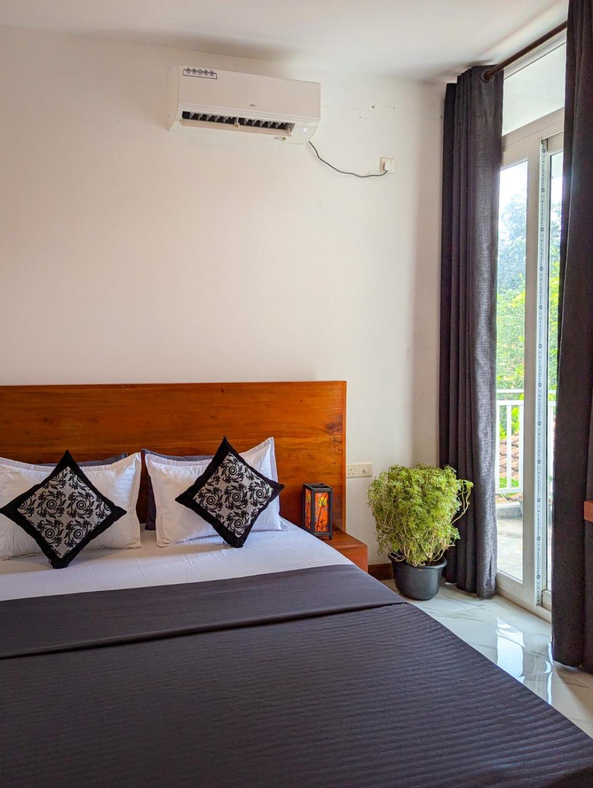 Airport Hotel By Cmb Apartments Negombo Exterior foto